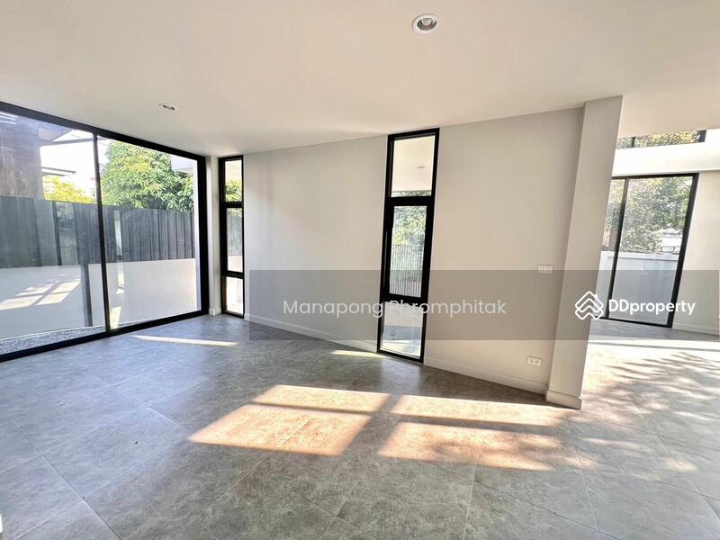 For Rent - 3-Bedroom House, Bangkok