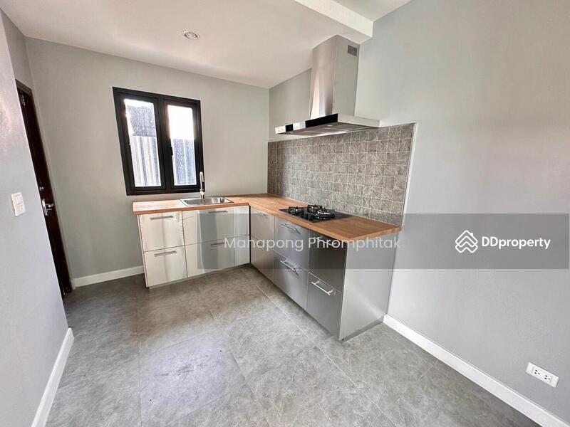 For Rent - 3-Bedroom House, Bangkok