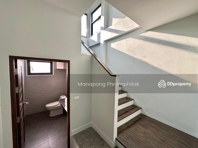 For Rent - 3-Bedroom House, Bangkok