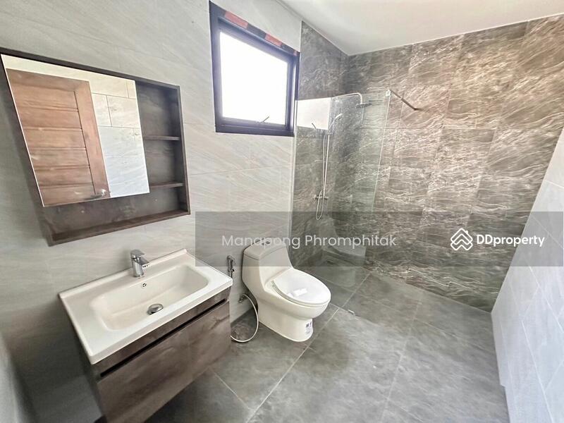 For Rent - 3-Bedroom House, Bangkok