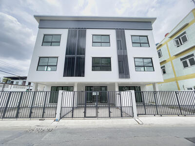 ขาย - ทาวน์โฮม 3 ชั้น ซอย จอมทอง 14 (ทาวน์โฮมมือ1), กรุงเทพ