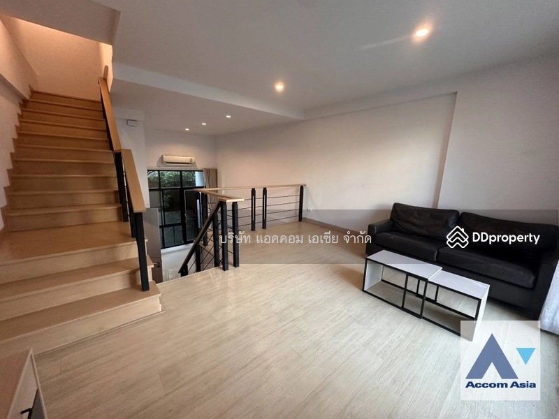 For Rent - 3 Bedrooms House for Rent in Sathorn, Bangkok near BTS Chong Nonsi, Bangkok