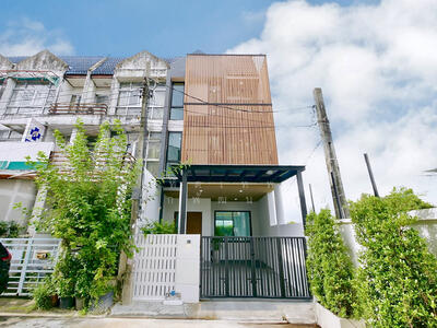 ขาย - ทาวน์โฮม 3 ชั้น คู้บอน 27, กรุงเทพ