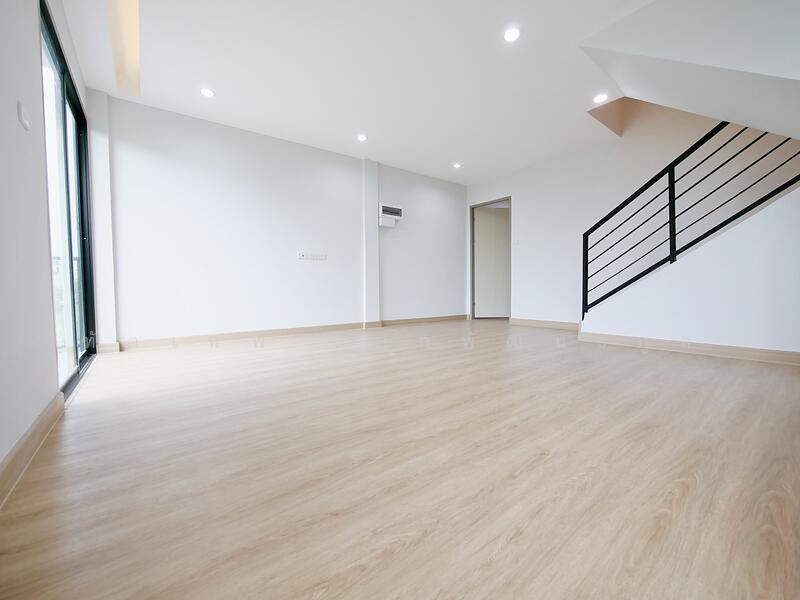 ขาย - ทาวน์โฮม 3 ชั้น คู้บอน 27, กรุงเทพ