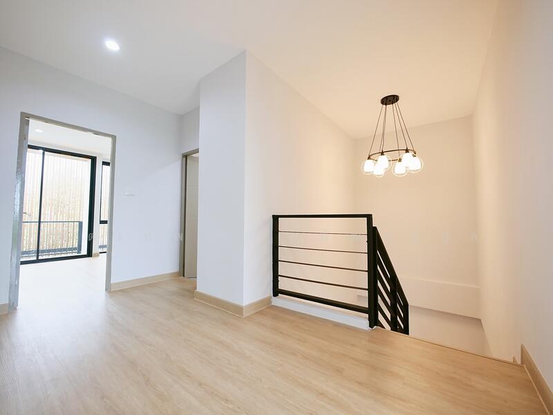 ขาย - ทาวน์โฮม 3 ชั้น คู้บอน 27, กรุงเทพ