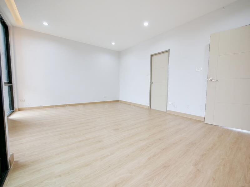 ขาย - ทาวน์โฮม 3 ชั้น คู้บอน 27, กรุงเทพ