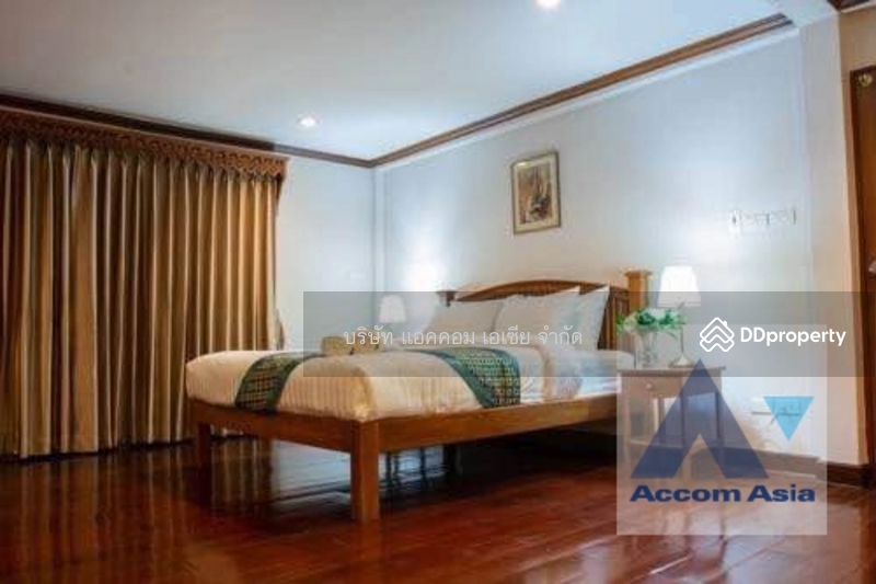 For Rent - Newly renovated Warm Thai-style house with garden and pool in Sathorn, Bangkok