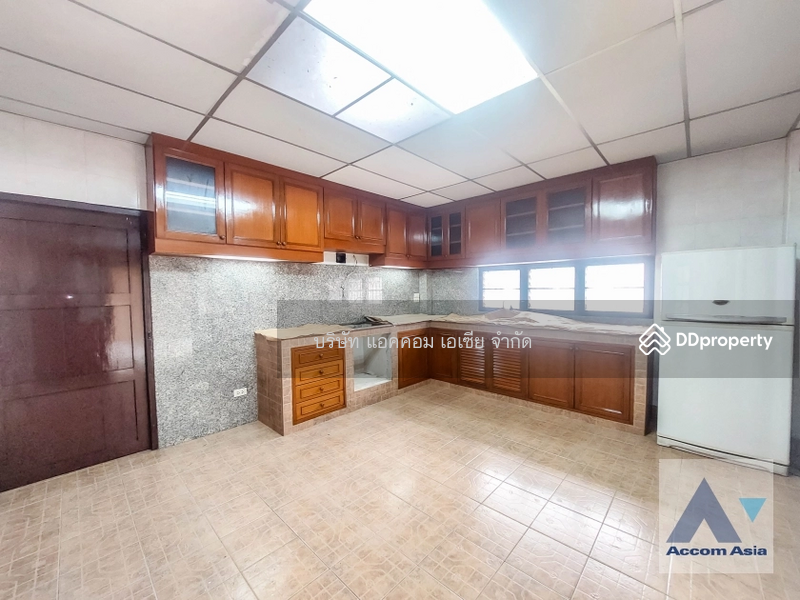 For Rent - Home Office, Pet friendly 3 Bedrooms House for Rent in Phaholyothin, Bangkok, Bangkok