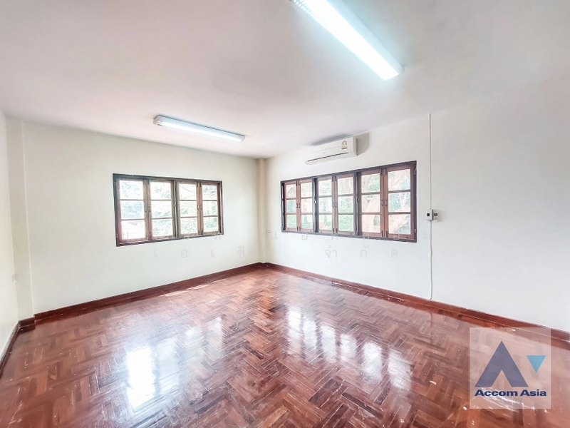 For Rent - Home Office, Pet friendly 3 Bedrooms House for Rent in Phaholyothin, Bangkok, Bangkok