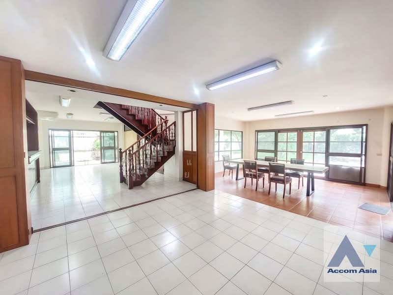 ให้เช่า - Home Office, Pet friendly 3 Bedrooms House for Rent in Phaholyothin, Bangkok, กรุงเทพ
