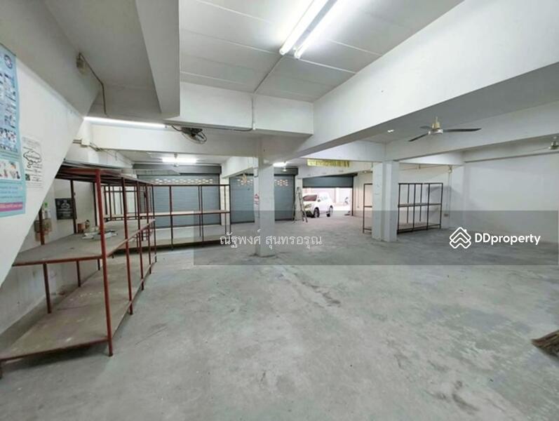 ให้เช่า - จรัญฯ 11-15 MRT จรัญฯ 13 1 กม. MRTท่าพระ 2.2 กม. 1 นอน ให้เช่าอาคารพาณิชย์ 3 คูหาทะลุกัน, กรุงเทพ