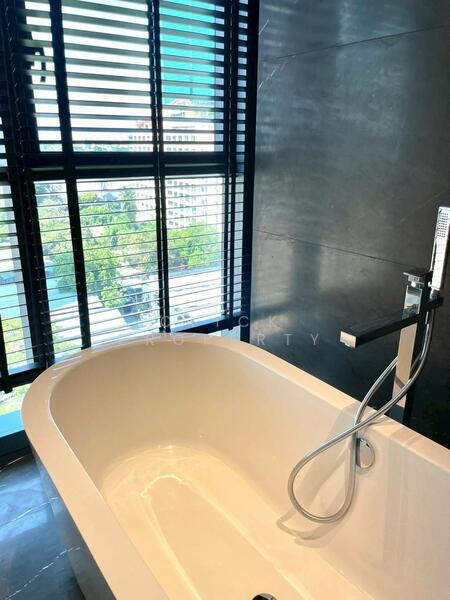 The Monument Thonglor, Bangkok, 998 Thonglor Road, Khlong Tan Nua, Watthana, Bangkok, 2 Bedrooms, 125 sqm, Condo For Rent, by Click Property, 60137256 - DDproperty.com