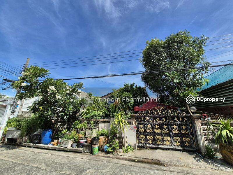 For Sale - 9-Bedroom House, Bangkok