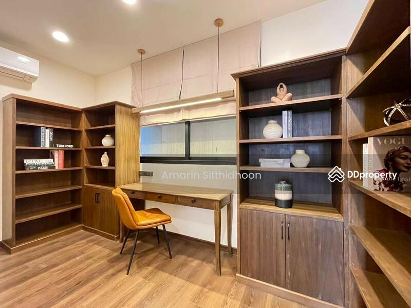 For Rent - Townhouse in Heart of CBD, Bangkok