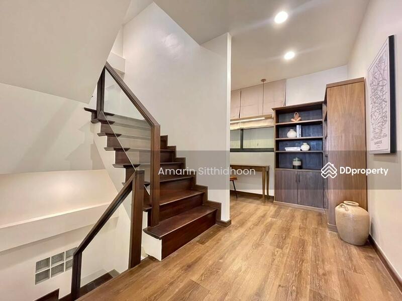 For Rent - Townhouse in Heart of CBD, Bangkok