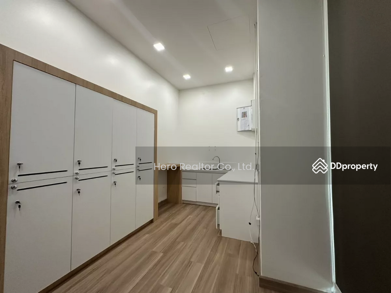 For Rent - For Rent Bangkok Retail Space Sukhumvit Phra Khanong BTS Punnawithi BRE25178, Bangkok