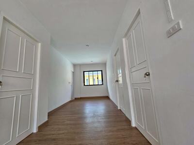 ขาย - ขายบ้านรีโนเวทใหม่ทั้งหลัง 52 ตร.ว เมืองเอก ปทุมธานี บ้านเดี่ยว 2 ชั้น เลขที่ 55/340 ซ.เอกเจริญ 8/2, ปทุมธานี