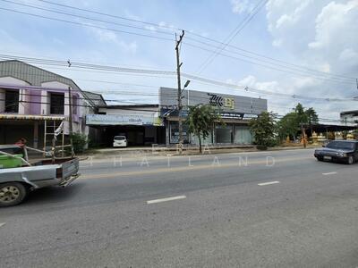 ขาย - ขายอาคารโชว์รูม พร้อมโกดังขนาดใหญ่ 1 ไร่ 88.3 ตร.วา ติดถนนบรมไตรโลกนาถ2, พิษณุโลก