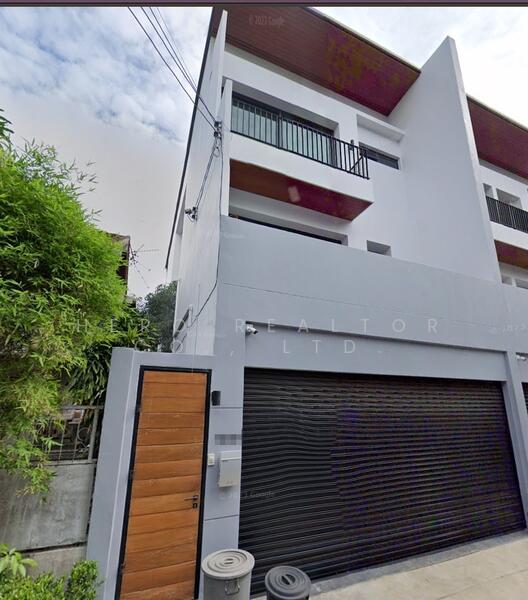 ให้เช่า - ให้เช่าทาวน์เฮาส์ สุขุมวิท BTS พร้อมพงษ์ กรุงเทพ BRE8398, กรุงเทพ