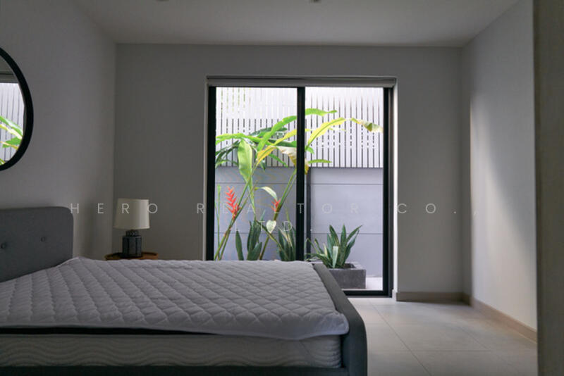 ให้เช่า - ให้เช่าทาวน์เฮาส์ สุขุมวิท BTS พร้อมพงษ์ กรุงเทพ BRE8398, กรุงเทพ