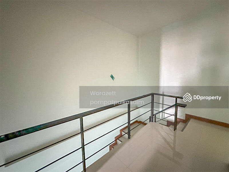 For Sale - Commercial Building on Main Road, Krathum Baen, Samut Sakhon, Samut Sakhon