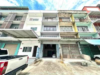 ขาย - ขาย ตึกแถว 3 ชั้นครึ่ง หมู่บ้านปิ่นทอง เอกชัย, กรุงเทพ