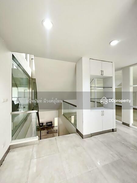 ให้เช่า - Space for Home Office near BTS Onnut Sale or Rent, กรุงเทพ
