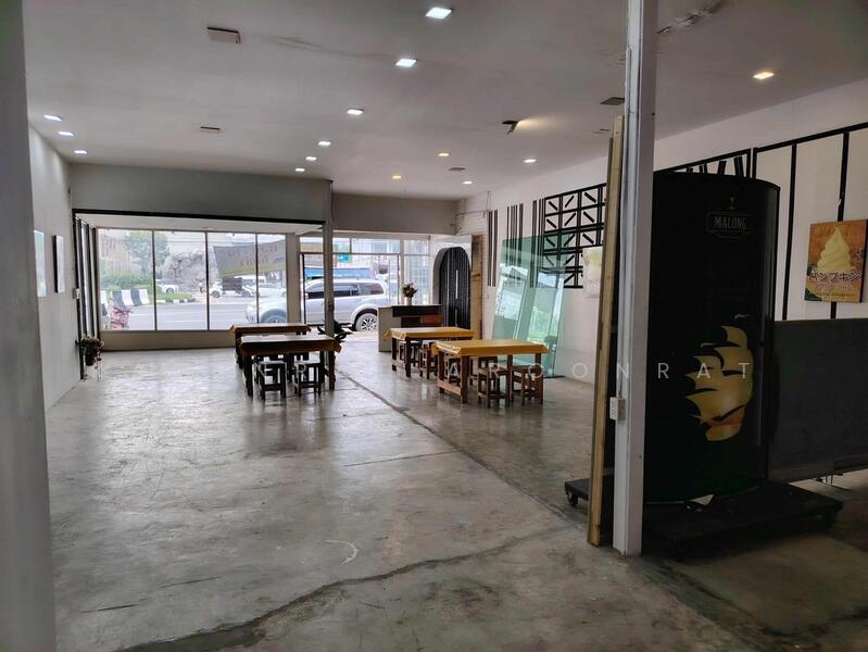 For Rent - Kaset Nawamin two commercial unit for rent, Bangkok