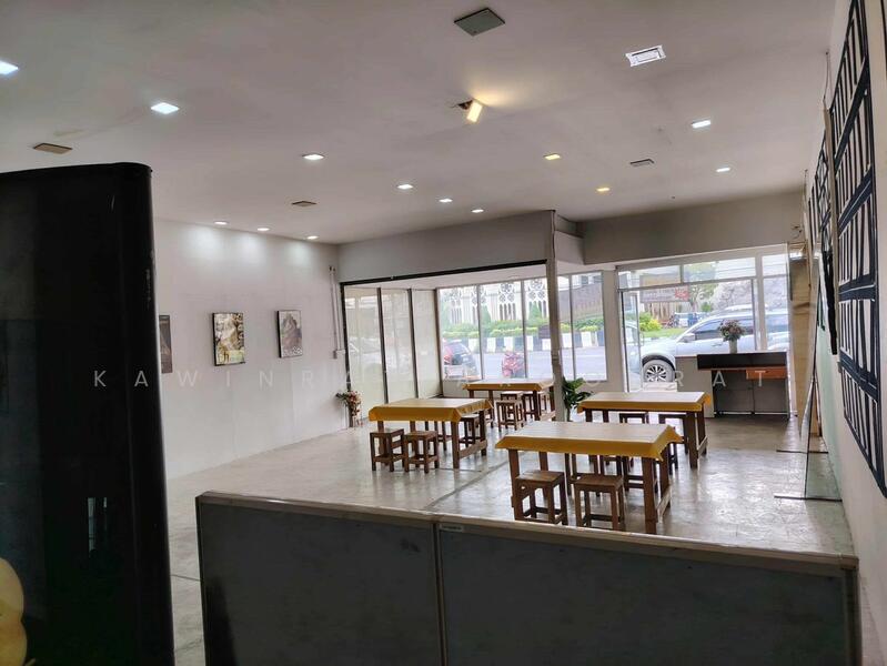 For Rent - Kaset Nawamin two commercial unit for rent, Bangkok