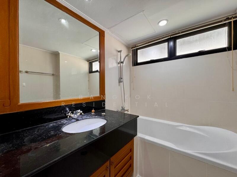 Centre Point Residence Phromphong : เซ็นเตอร์พ้อยท์ เรสซิเด้นซ์ พร้อมพงษ์, กรุงเทพ, ซ.สุขุมวิท39, คลองตันเหนือ, วัฒนา, กรุงเทพ, 265 ตร.ม., คอนโด ให้เช่า, โดย Bangkok Residential, 60141707 - DDproperty.com