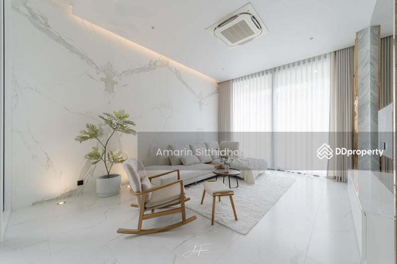 ขาย - House in the Heart of Ekkamai, กรุงเทพ