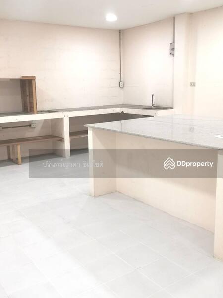 For Rent - House & Warehouse Soi Phaholyothin, Bangkok