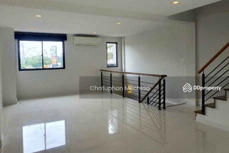 For Rent - 3-Br Townhouse in Nong Khaem, Bangkok