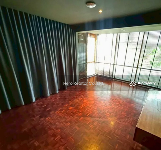For Rent - For Rent Bangkok Retail Yen Arkart Yan Nawa BTS Chong Nonsi BRE25667, Bangkok