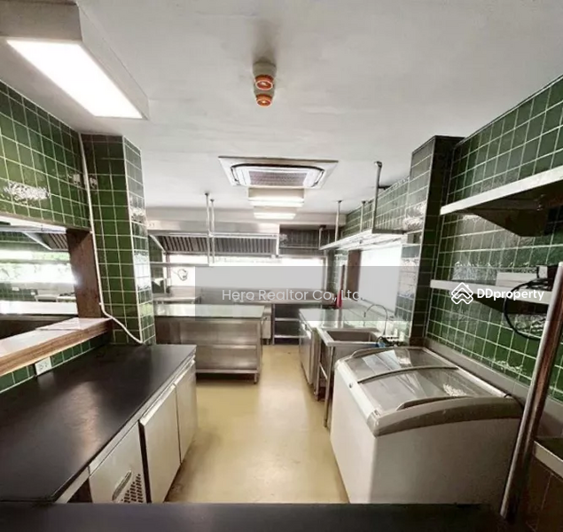 For Rent - For Rent Bangkok Retail Yen Arkart Yan Nawa BTS Chong Nonsi BRE25667, Bangkok