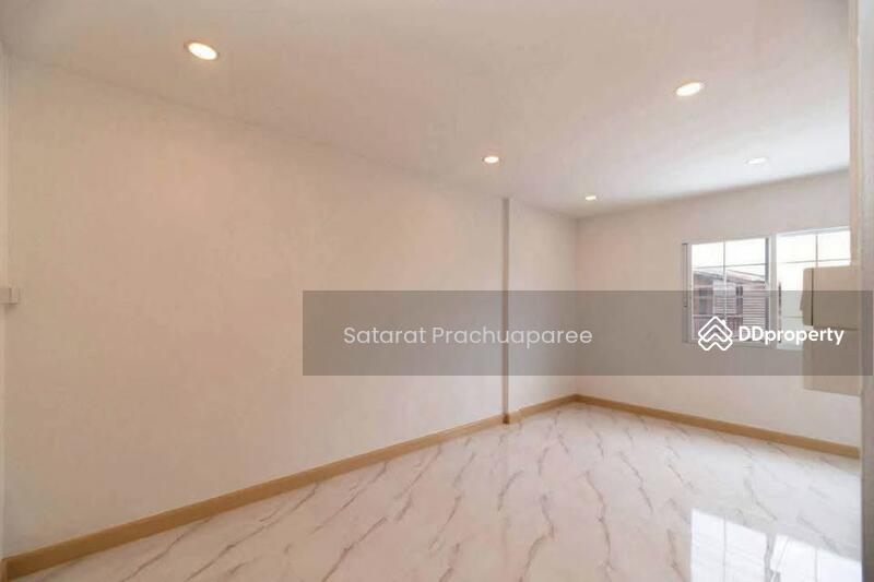For Sale - 4-Br House in Khlong Phra Udom, Nonthaburi