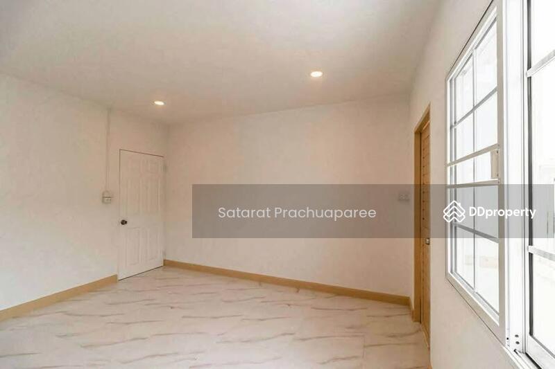 For Sale - 4-Br House in Khlong Phra Udom, Nonthaburi