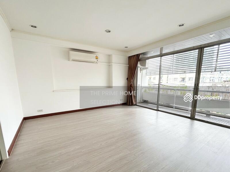 ให้เช่า - ทาวน์โฮม 3 ชั้น ซอยทองหล่อ 20 ( เอกมัย 21 ), กรุงเทพ