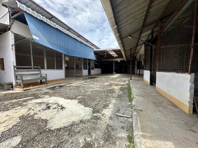 ขาย - ที่ดิน พร้อมสิ่งปลูกสร้าง 100 ตร.วา ซอยรัชดาภิเษก 36, กรุงเทพ