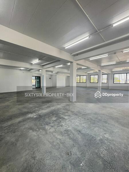 For Rent - Commercial/Shophouse for Rent on Krungthep Kreetha Road, Bangkok