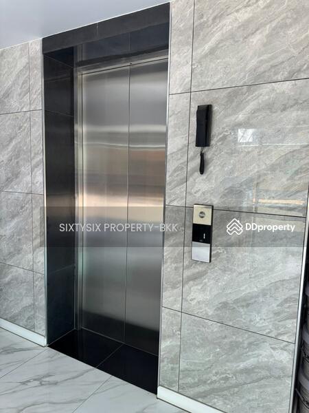 For Rent - Commercial/Shophouse for Rent on Krungthep Kreetha Road, Bangkok