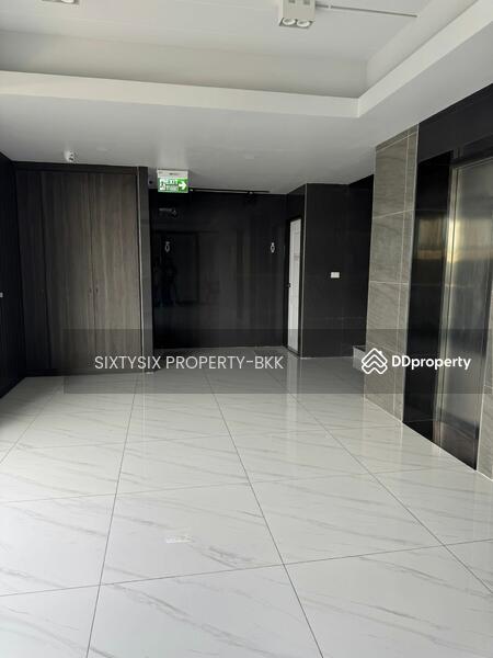 For Rent - Commercial/Shophouse for Rent on Krungthep Kreetha Road, Bangkok