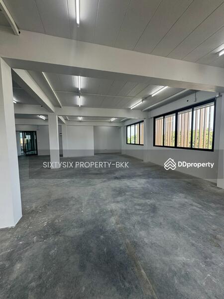 For Rent - Commercial/Shophouse for Rent on Krungthep Kreetha Road, Bangkok