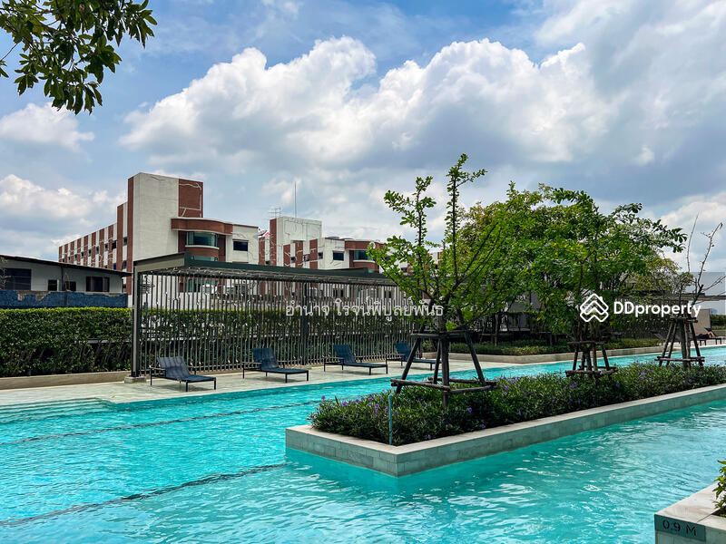สระว่ายน้ำขนาดใหญ่ พร้อมวิวโล่ง โครงการ IDEO Sukhumvit 93 สุขุมวิท 93