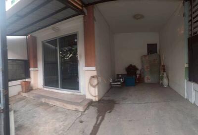 ขาย - ขาย หมู่บ้านพฤกษาวิลล์ 10 พุทธมณฑลสาย 4 ซอยกระทุ่มล้ม 19 ทาวน์เฮ้าส์ 2 ชั้น ขนาด 16.1 ตารางวา, นครปฐม