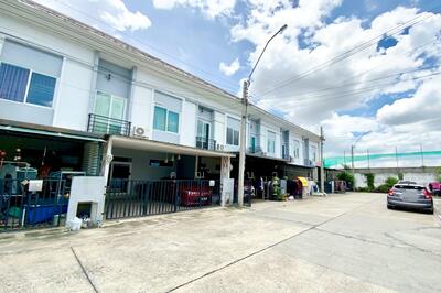 ขาย - ทาวน์เฮาส์ 2 ชั้น คาซ่า ซิตี้ วัชรพล–เพิ่มสิน 21.2 ตร.วา ใกล้ทางด่วน–รถไฟฟ้า, กรุงเทพ