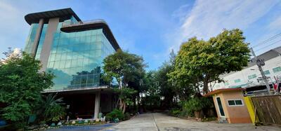 ขาย - ขายด่วน ที่ดิน 1 ไร่ 3 งาน 93 ตารางวา พร้อมอาคารสำนักงาน และโกดัง ถนนพุทธสาคร หรือถนนสาย 4 ตัดใหม่, สมุทรสาคร