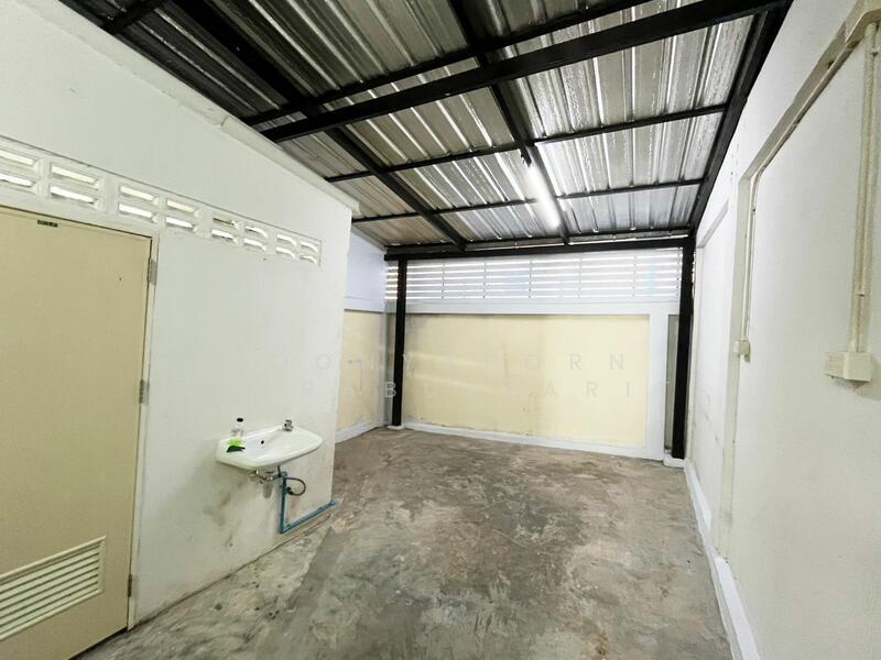 ให้เช่า - ให้เช่า อาคารพาณิชย์ ตกแต่งใหม่ - ซอยท่าข้าม แขวงแสมดำ, กรุงเทพ