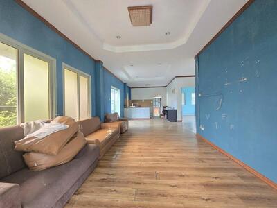 ขาย - บ้านเดี่ยว 2 หลัง ที่ดินใหญ่ 150 ตร.ว. หลังตลาดท่ารั้ว, เชียงใหม่