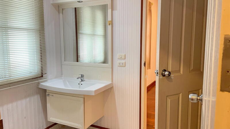 ให้เช่า - Laddarom Rattanathibet : ลัดดารมย์ รัตนาธิเบศร์, นนทบุรี